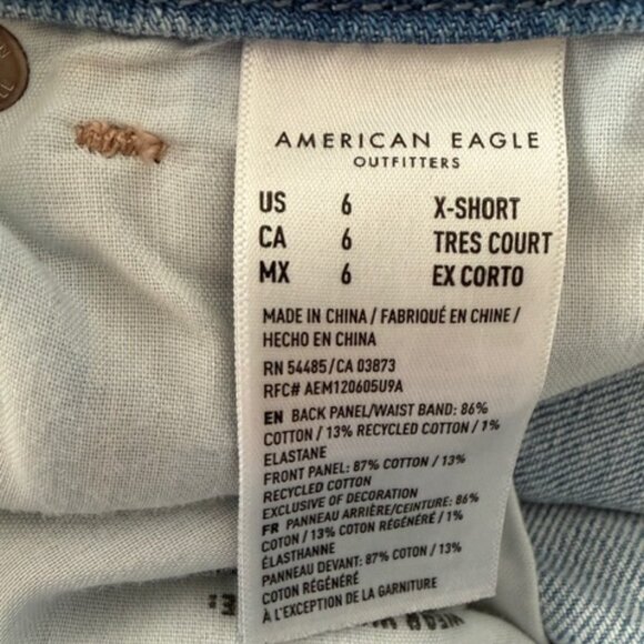 American Eagle Strigid Curvy Ripped Mom Jean - Picture 6 of 8